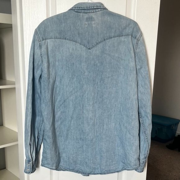 Levi's Standard Fit Classic Denim Western Shirt - Picture 3 of 4